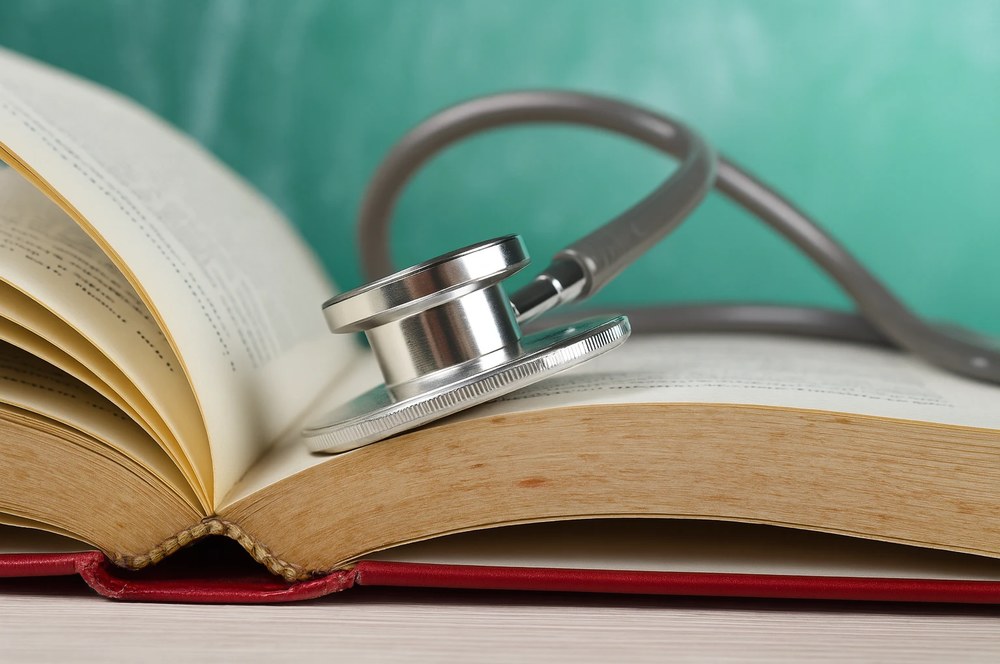 Чому книги про медицину залишаються актуальними у цифрову епоху