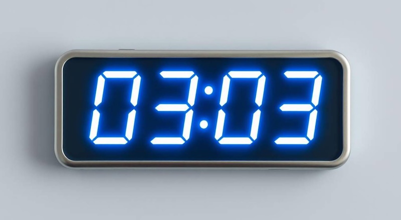 Що означає 03:03 на годиннику: ангельська нумерологія та символіка