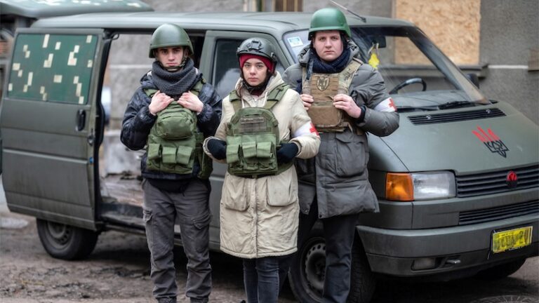 Найцікавіші відомості про акторів серіалу “Тримайся, братику”